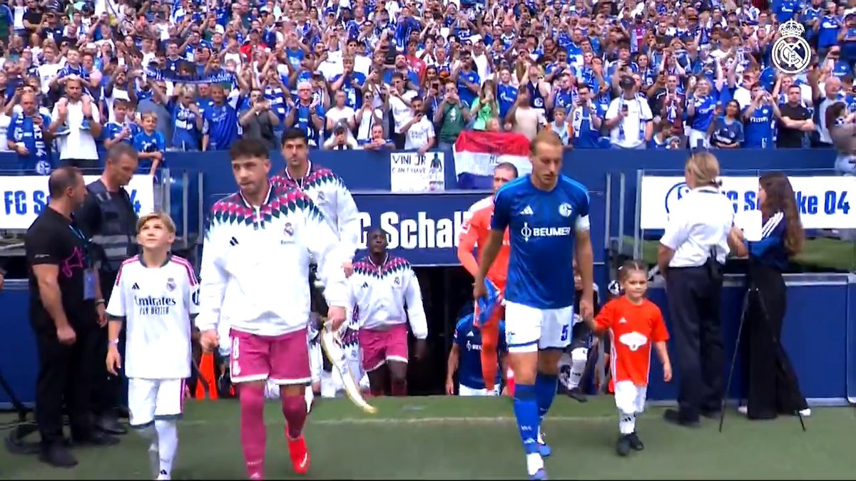 🎥 RESUMEN: FC Schalke 04 0-3 @RealMadrid