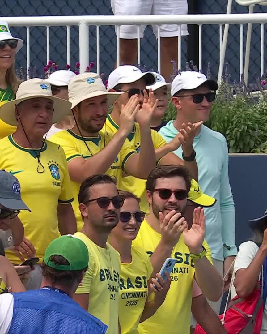 Cincy 🤝 Brasil Joao Fonseca scores a 6-4 7-6 victory over Van de Zandschulp to the delight of his fan base at #CincyTennis
