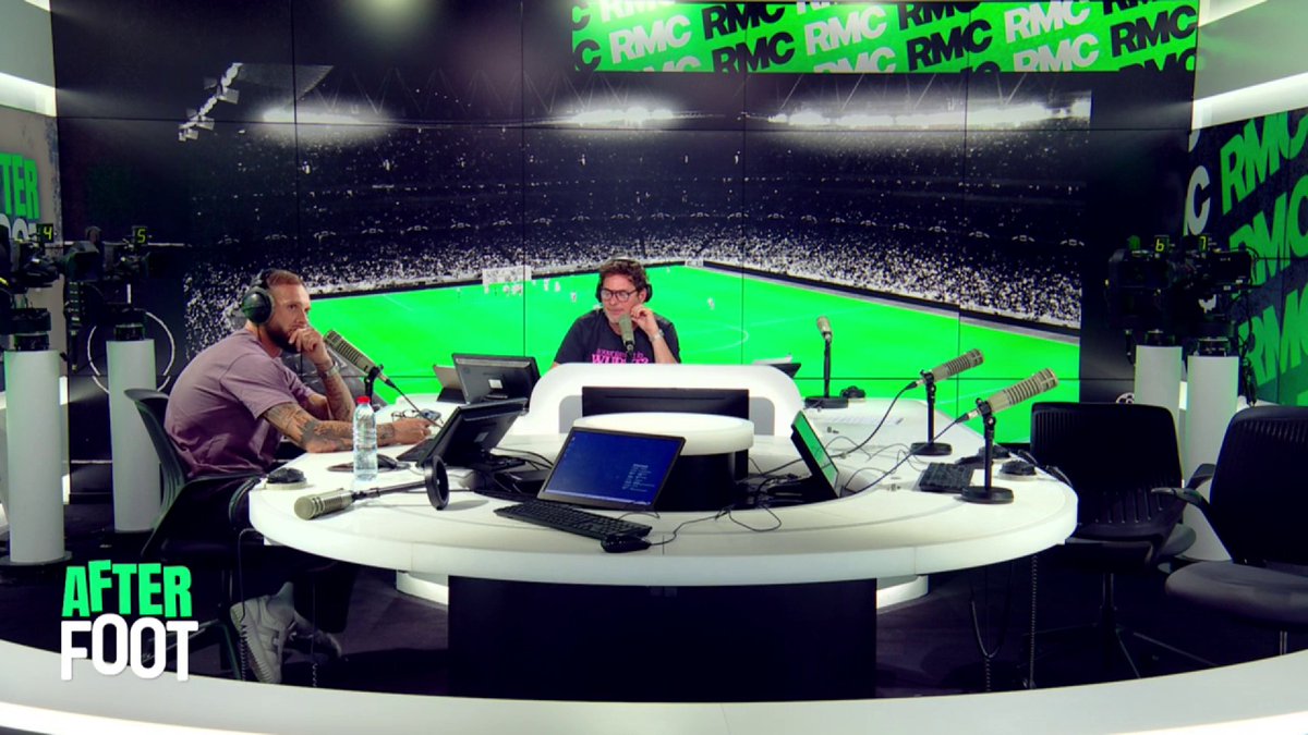 🔴🟡 Marco, supporter lensois : "On vit des émotions incroyables. Pourvu que ça continue, on a des matchs de feu qui arrivent avec la Ligue des Champions... On a de vraies valeurs, le collectif, la simplicité... Ce sont les bases. Le foot devrait prendre exemple sur le RC Lens."