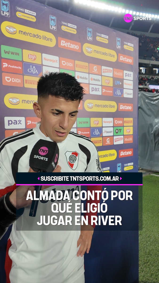 "FUE UNA DECISIÓN EN CONJUNTO" ⚪ 🔴 Las primeras declaraciones de THIAGO ALMADA luego de su debut en River con triunfo ante Argentinos Juniors. 🗣️ "Muy feliz de haber tomado esta decisión. Lo hablé con mi familia, fue una decisión en conjunto y necesitábamos sumar de a tres", expresó el 'Guayo'. #LPFxTNTSports