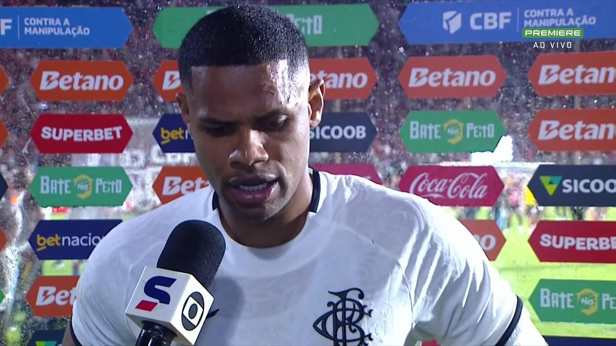 Junior Santos se diz envergonhado após derrota do Botafogo, mas faz desabafo e cobra critério da arbitragem.