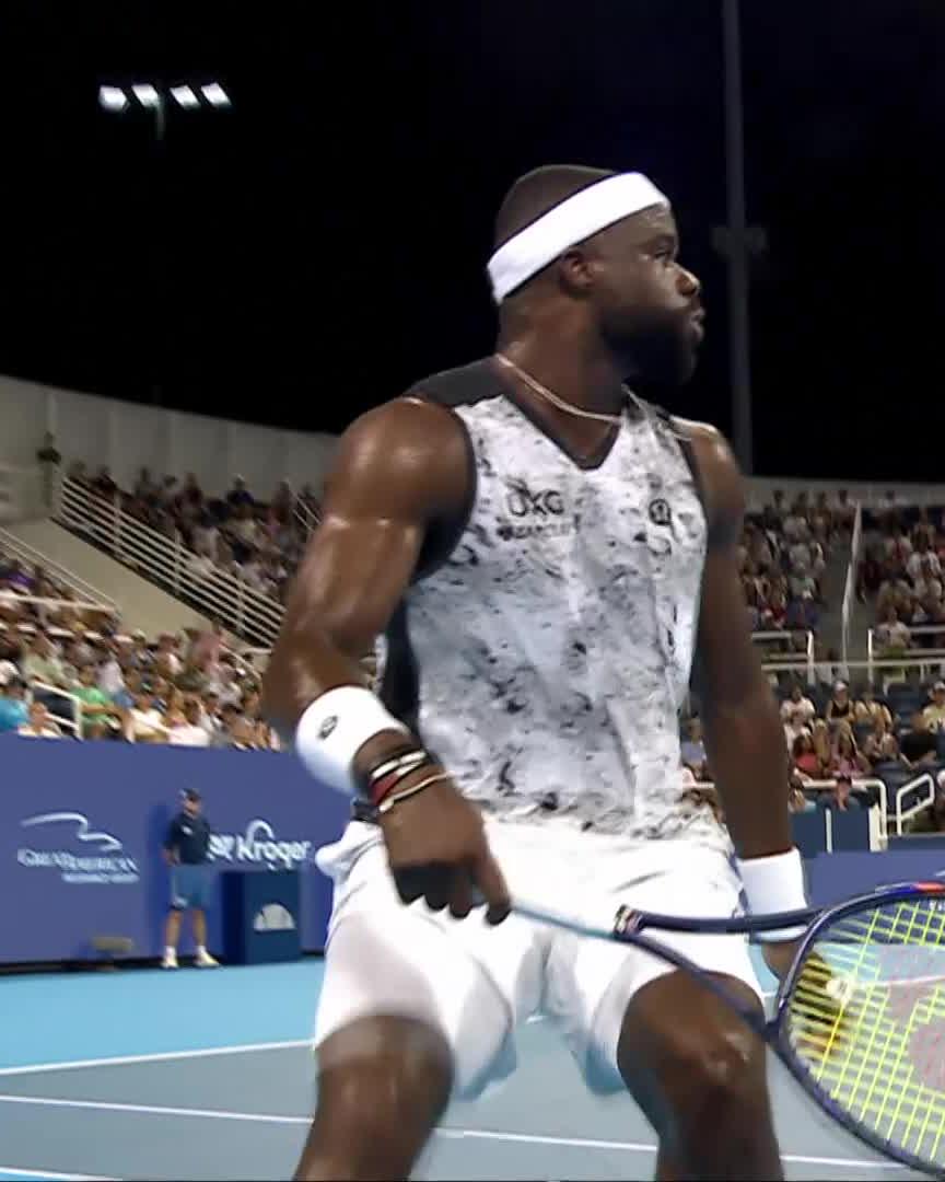 Wizard 💫 Frances Tiafoe sprinkling magic at #CincyTennis tonight.