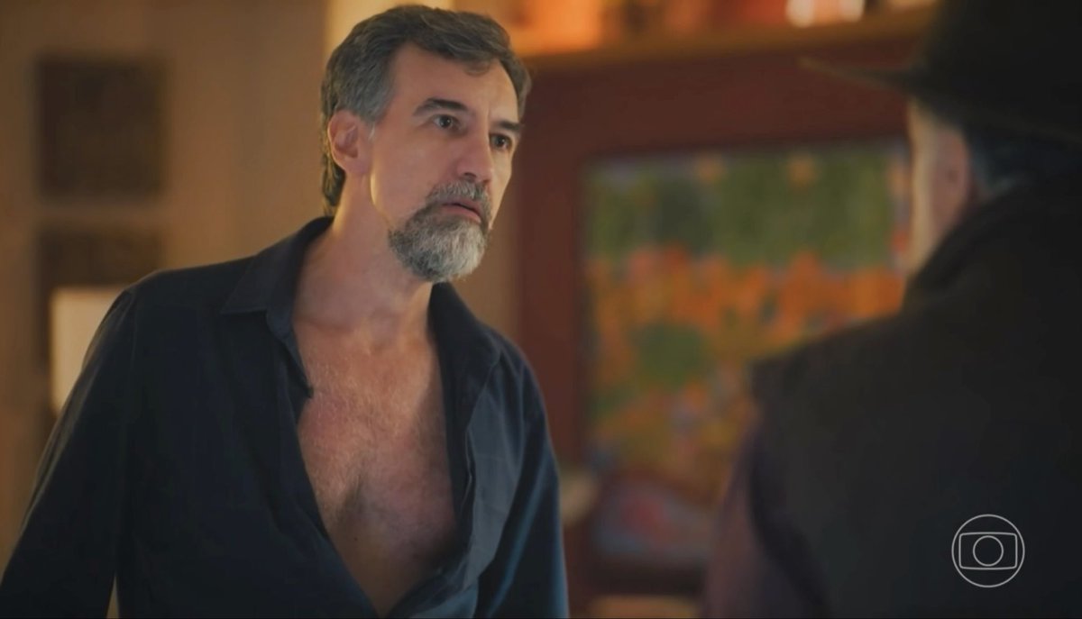 GENTE??? O daddy Charles Fricks deu entrevista pro GAY BLOG falando justamente da cena do peito em Terra e Paixão 💘 entrevista chama “Charles Fricks de peito aberto” e o site é do @gayblogbr 🇧🇷🏳️‍🌈 a quem interessar possa.... vídeo: Rede Globo (2023)