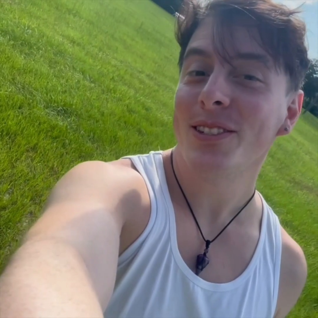 Dedicating a #ShoutoutSunday to every charismatic "Cassandra" in the world! Hoping this coming week treats you well, with as little stress as possible! 🎵💜 (Song: "In Heaven" - Joey Dosik)