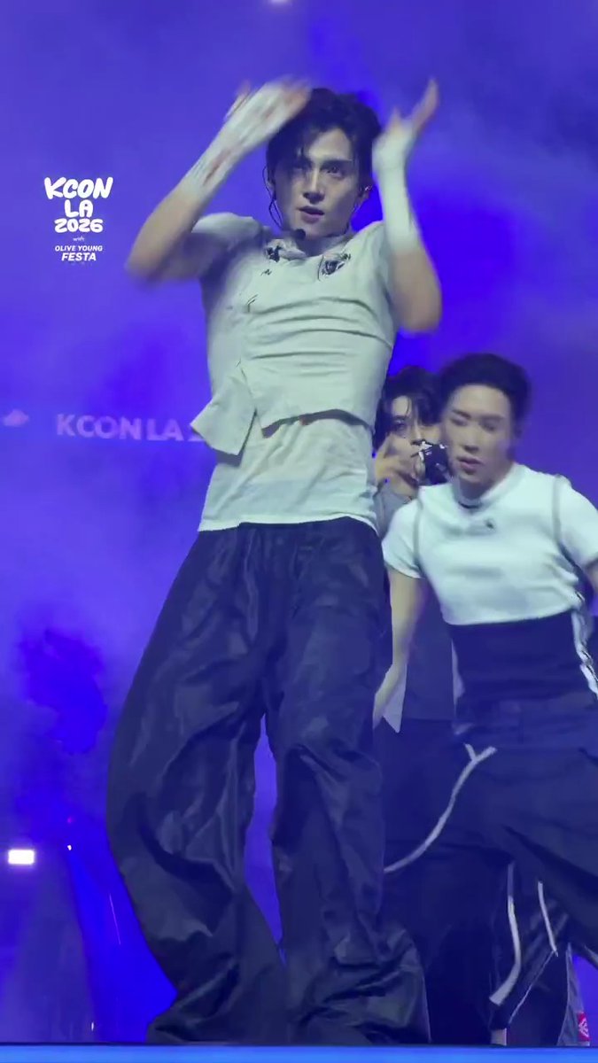 [#KCONLA2026] ON STAGE NOW⚡M COUNTDOWN STAGE 💜 DAY 3 #ALPHADRIVEONE, making memories we’ll never forget. ALPHA DRIVE ONE - KCON LA 2026 AUG 14-16 Arena, LA Convention Center Let’s #KCON