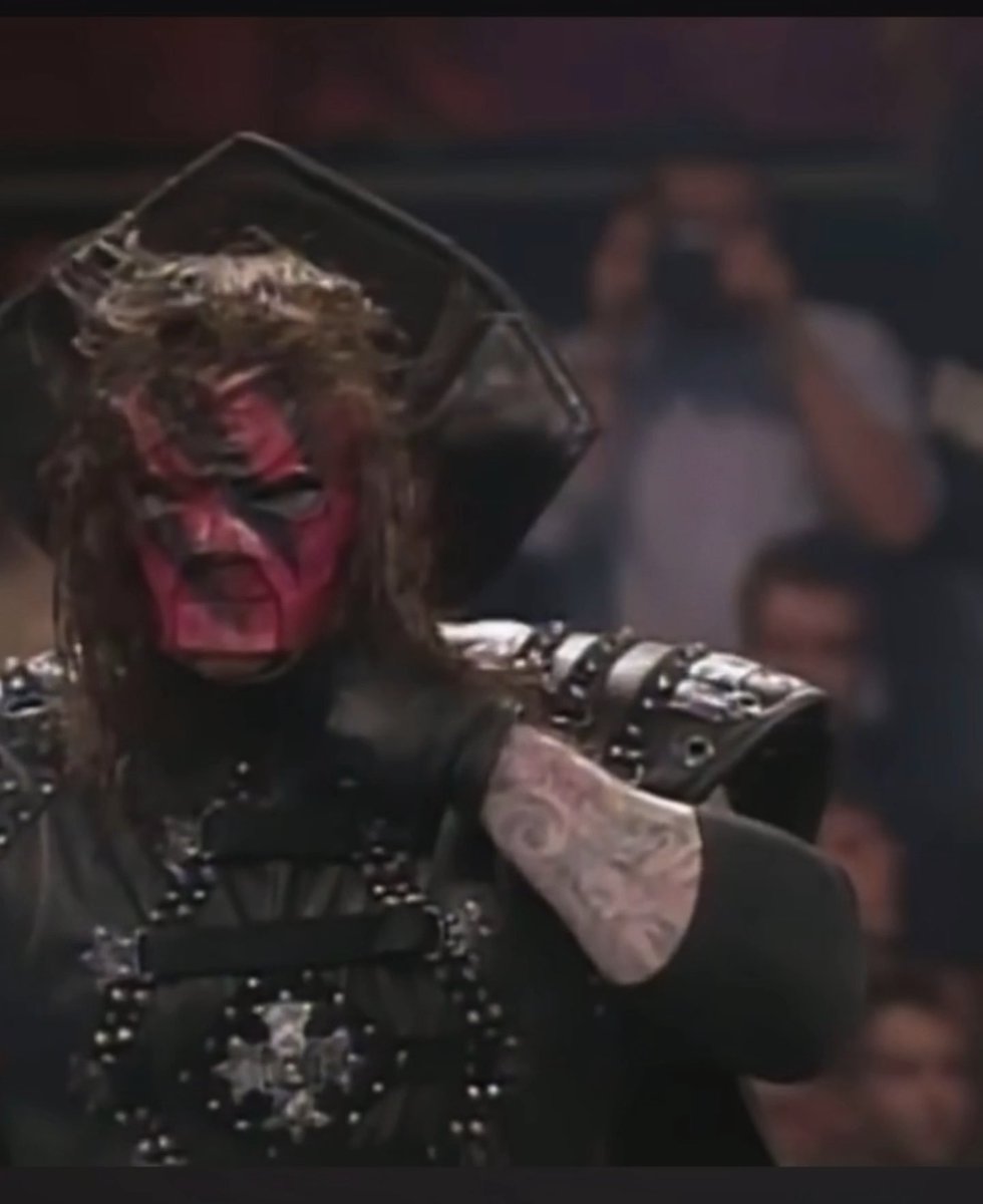 On this day 28 years ago one of the coolest swerves in WWE history happened when KANE dressed up like his brother Undertaker and took out Stone Cold Steve Austin. KANE LOOKED SO TOUGH IN THAT UNDERTAKER GEAR MAN 🔥 What a time to be alive. (1998)