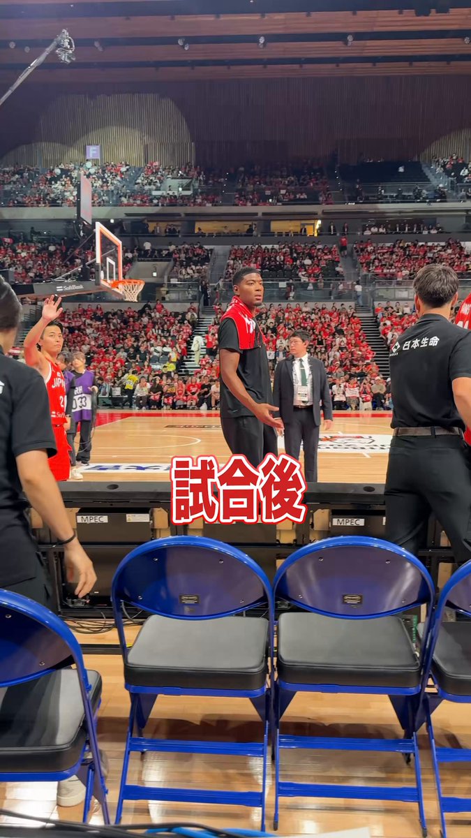／ 選手たちのタオルがほしい‼️ テレビ朝日バスケSPブースター #広瀬すず さん❤️‍🔥 ＼ W杯最終予選直前｢最後｣の国際試合 韓国に勝利した日本🇯🇵 選手たちを全力で見送り👀 次はW杯最終予選 日本×サウジアラビア 8月27日(木)深夜1時55分～ #テレ朝バスケ #バスケ #日本代表 #W杯 #桶谷japan
