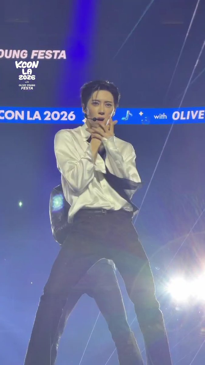 [#KCONLA2026] ON STAGE NOW⚡M COUNTDOWN STAGE 💜 DAY 3 #ALPHADRIVEONE, making memories we’ll never forget. ALPHA DRIVE ONE - KCON LA 2026 AUG 14-16 Arena, LA Convention Center Let’s #KCON