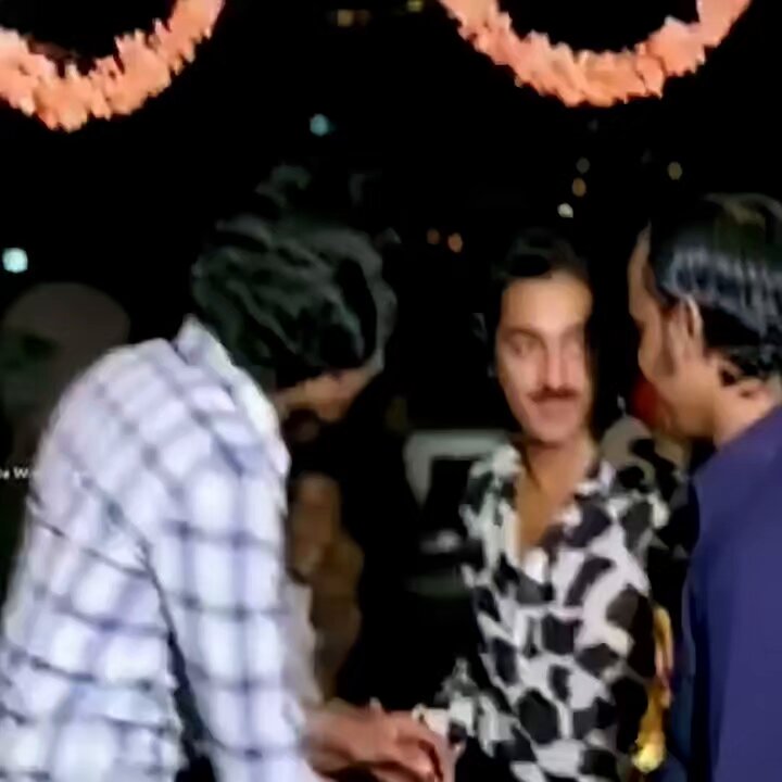 கண்ணடித்துக் கொண்டே சிரிக்கிற அந்த சிரிப்பு இருக்கே....😍😍 #KamalHaasan