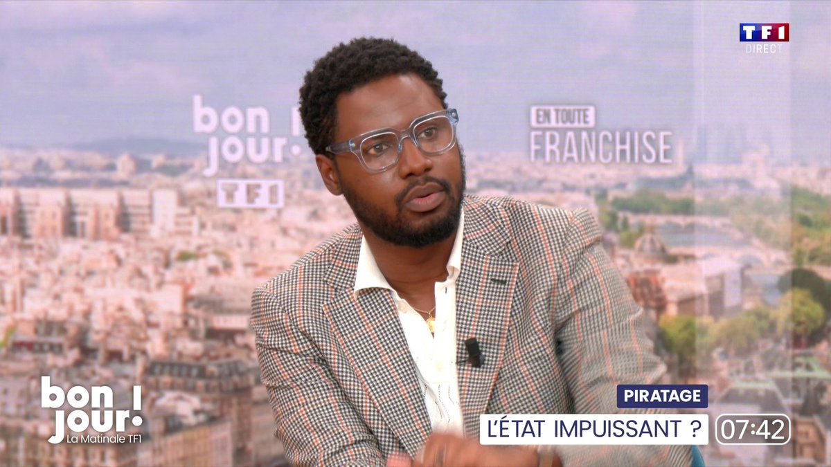 Invité de la Matinale de TF1Info - En Toute Franchise - présentée par Maud Descamps Je rappelais l'importance et l'urgence de transposer NIS2 en France. Aujourd'hui et pour les années à venir, il est inconcevable de confier ses données personnelles à l'état français et que ce même état se fasse pirater au point de mettre une cible dans le dos de millions de français... On a vu la vague de cambriolages avec la fuite de données de la Fédération française de tir. On a vu la vague de cryptorapts avec les fuites de données dans le secteur des cryptomonnaies. Hélas attendons-nous à ce que l'intégrité physique de certaines personnes soit menacée avec cette fuite de données de la dgfip ! Soyons humbles ! Sachons reconnaître nos erreurs et bâtissons un cyberespace français plus sûr ! Il y va de notre souveraineté numérique. On parle bcp de l'interdiction des réseaux sociaux, il me semble totalement lunaire d'avancer sur un tel sujet sans garanties solides quant à la sécurité des pièces d'identité et visages qui seront scannés. Le monde nous regarde. On était d'autant une référence cyber. Ne perdons pas cet acquis social numérique. Cybèrement vôtre, SaxX ¯\_(ツ)_/¯