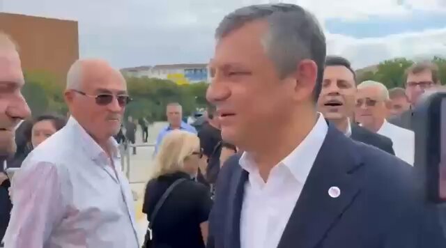 YENİ Parti Genel Başkanı #ÖzgürÖzel, İBB davasında. Özel: Bu sürecin böyle işlemesini istemezdik ama buradaki kumpası kuranlarla oradaki kumpası kuranlar aynı büyük planın parçaları.