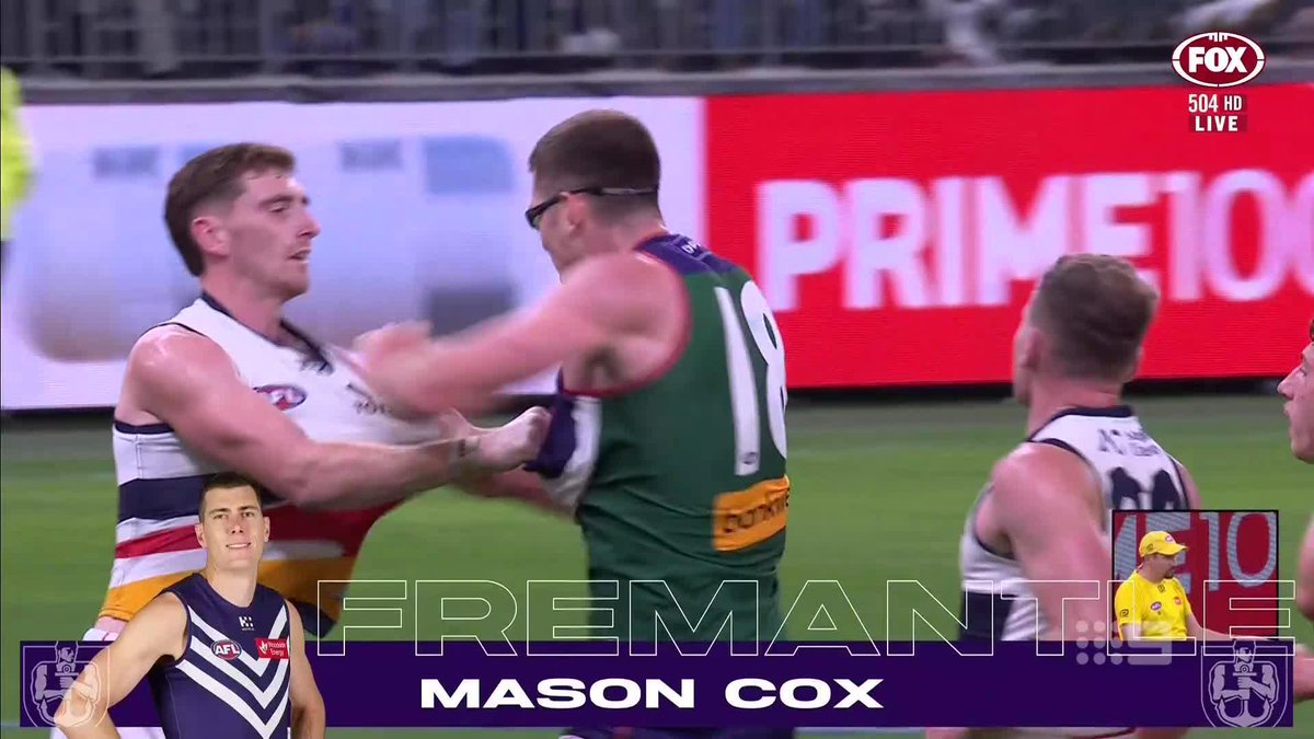"If the AFL's going to do that with the rubbing of the head, well they should bring it to that as well." With the AFL penalising rubbing an opponent's head under the taunting rule... should this Mason Cox act be penalised too? #9FootyClassified | Watch on 9 & 9Now 🖥️