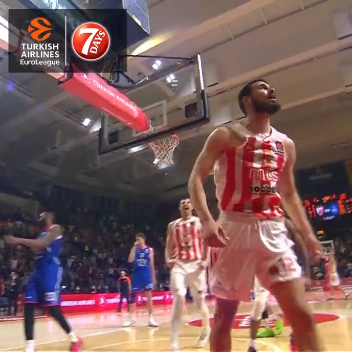 💥🔴 Nikola Kalinic, basketbolu bırakma kararı aldı. 🗣️ Kalinic: "Kariyerimi sonlandırıyorum. Önümüzdeki 2 yıl boyunca Kızıl Yıldız'da yardımcı antrenör olacağım." (Sportklub)