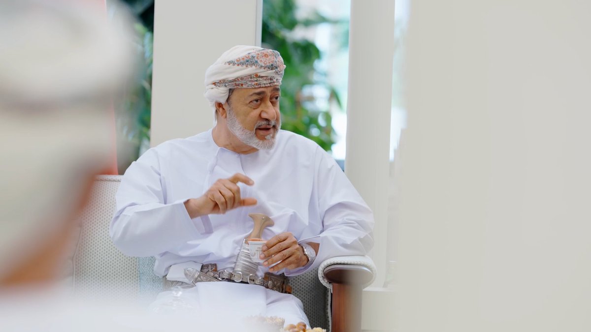 📹 جلالةُ السُّلطان #هيثم_بن_طارق المعظّم /حفظهُ اللهُ ورعاهُ/ في لقاءٍ أخويّ مع أخيه سمو الشيخ #محمد_بن_زايد آل نهيان بقصر الشاطئ في أبوظبي.