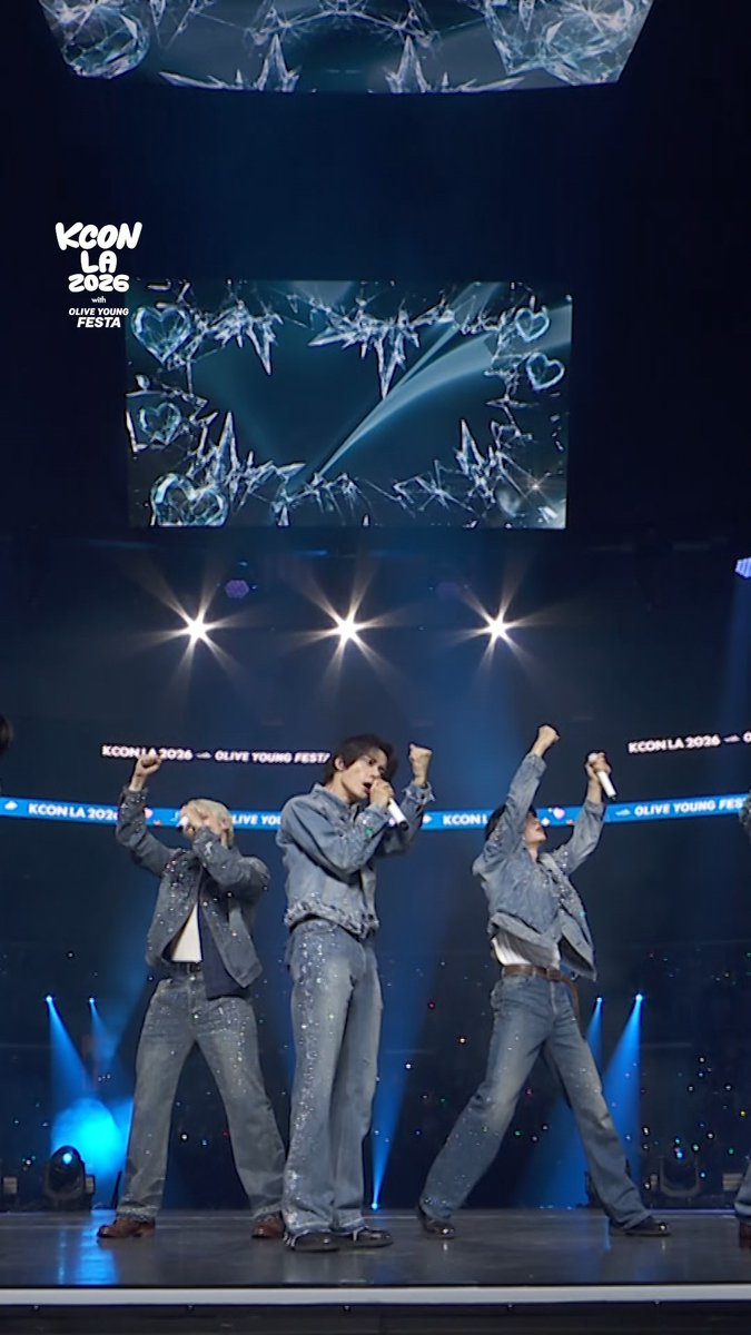 [#KCONLA2026] 📽️ STAGE Cam. M COUNTDOWN STAGE 💜 DAY 3 🎵 TOMORROW X TOGETHER <0X1=LOVESONG> TXT OFFICIAL #TOMORROW_X_TOGETHER - KCON LA 2026 AUG 14-16 Arena, LA Convention Center Let’s #KCON