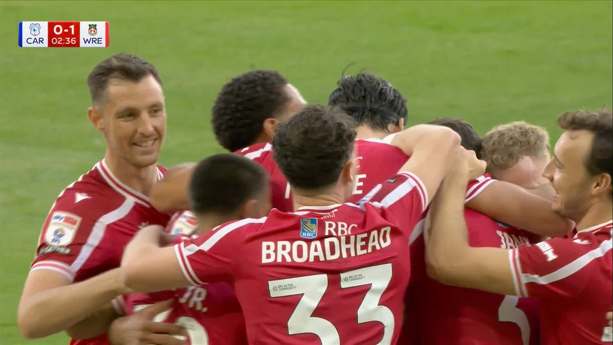 Not even three minutes in and Wrexham lead against Cardiff! 😱 Kieffer Moore found space in the penalty area and provided a beautiful finish into the top corner 👏