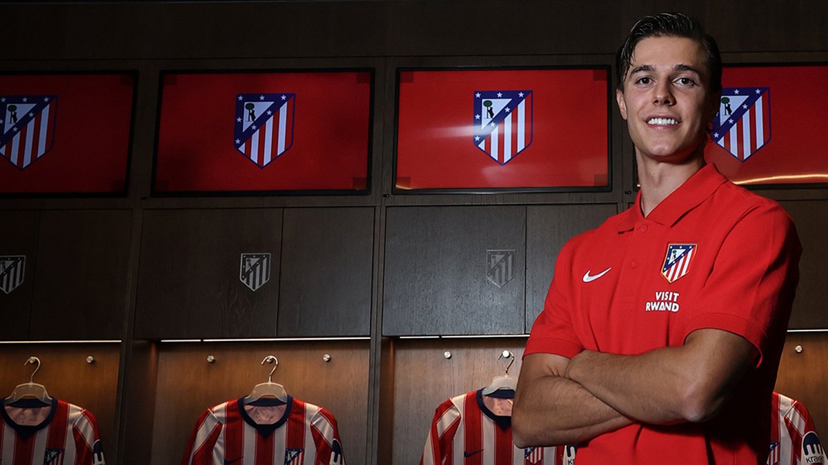 ❝Es una sensación que no se puede describir con palabras, me ha costado mucho llegar hasta aquí y me siento un afortunado❞. — Las primeras palabras de Arnau Ortiz como jugador del primer equipo 🎙️🔴⚪