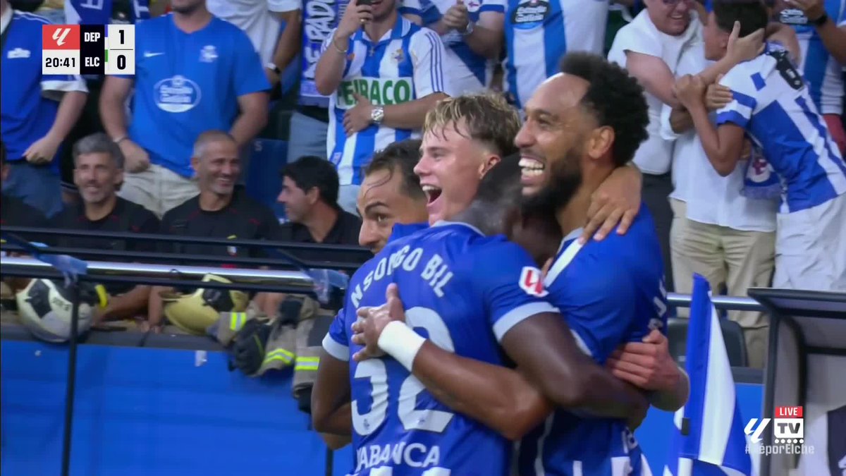 Vintage Aubameyang! 😍 A great moment as Deportivo la Coruna celebrate their first goal back in LALIGA 🔵⚪