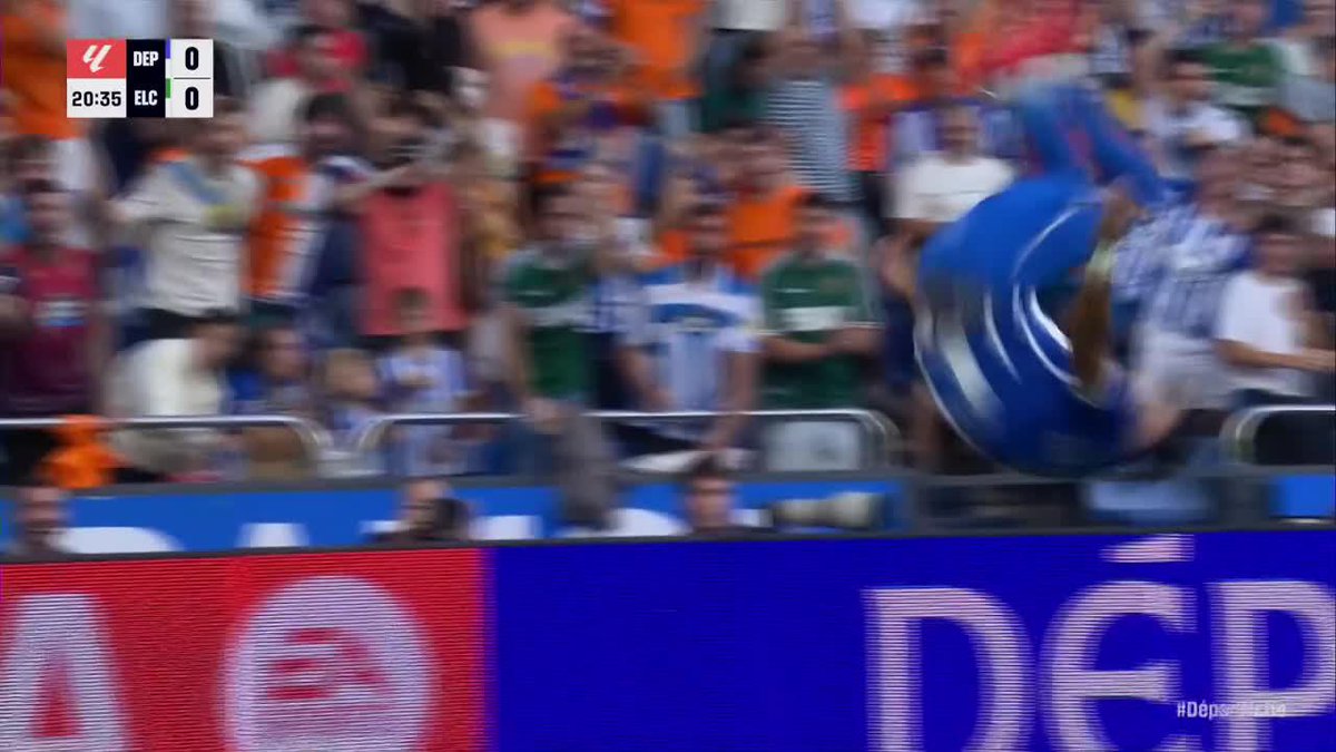 ¿QUÉ FUE MEJOR: LA ASISTENCIA DE AMATUCCI, LA DEFINICIÓN DE AUBAMEYANG O SU FESTEJO? El delantero gabonés marcó el primer gol del RC Deportivo en su regreso a #LaLiga en el empate 1-1 con Elche.