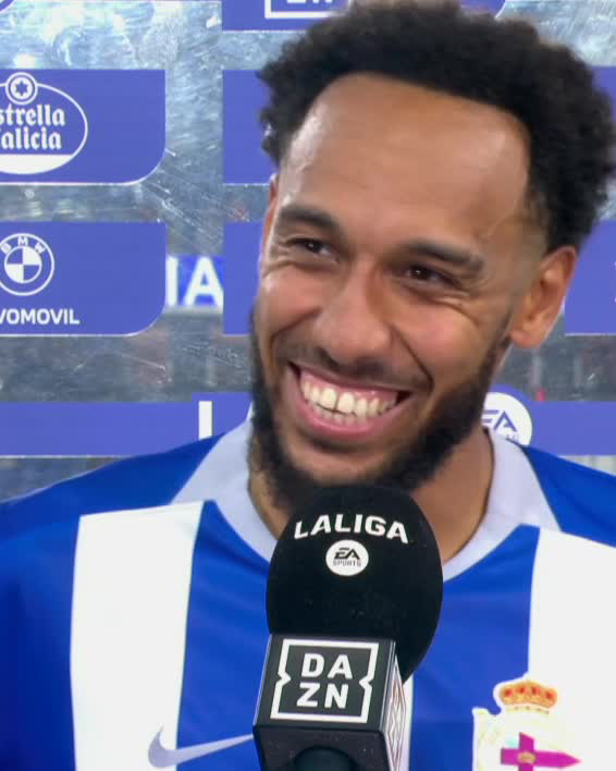 Aubameyang ya ha conquistado el corazón de toda Coruña ❤️ "La gente es muy buena conmigo. Lo agradezco mucho" #LALIGAenDAZN ⚽