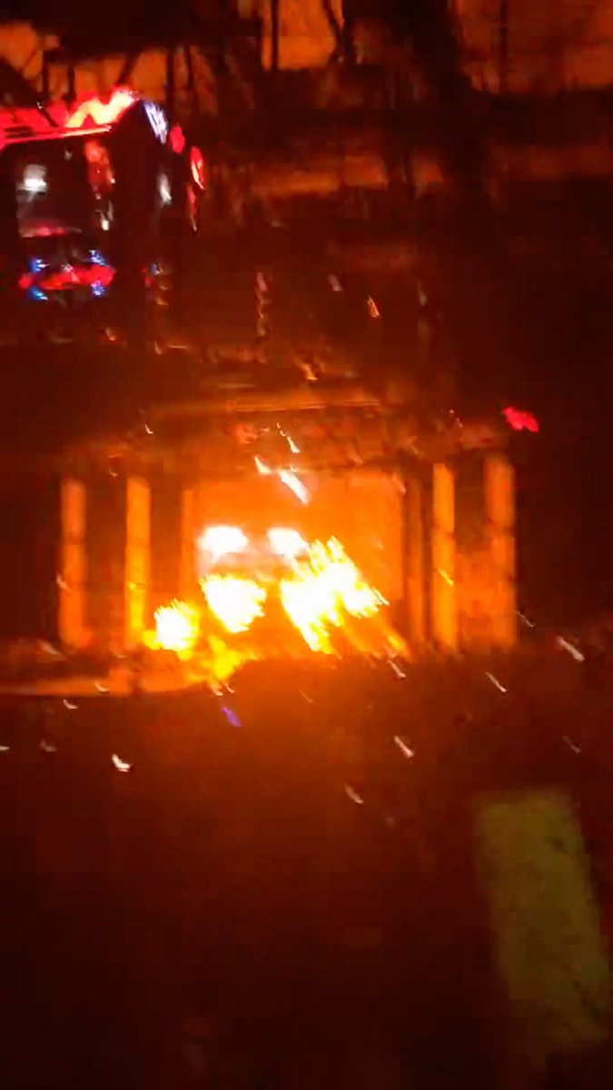 THAT PYRO DURING THE OPENING OF MONDAY NIGHT RAW IN 2015 WAS SOMETHING DIFFERENT 😭