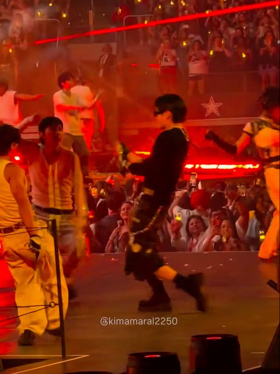 headbanging with #this jungkook 💭