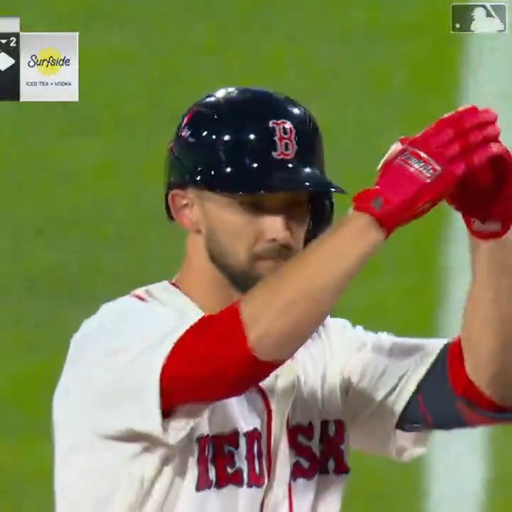 Eli White drives one to bring in Durbin!