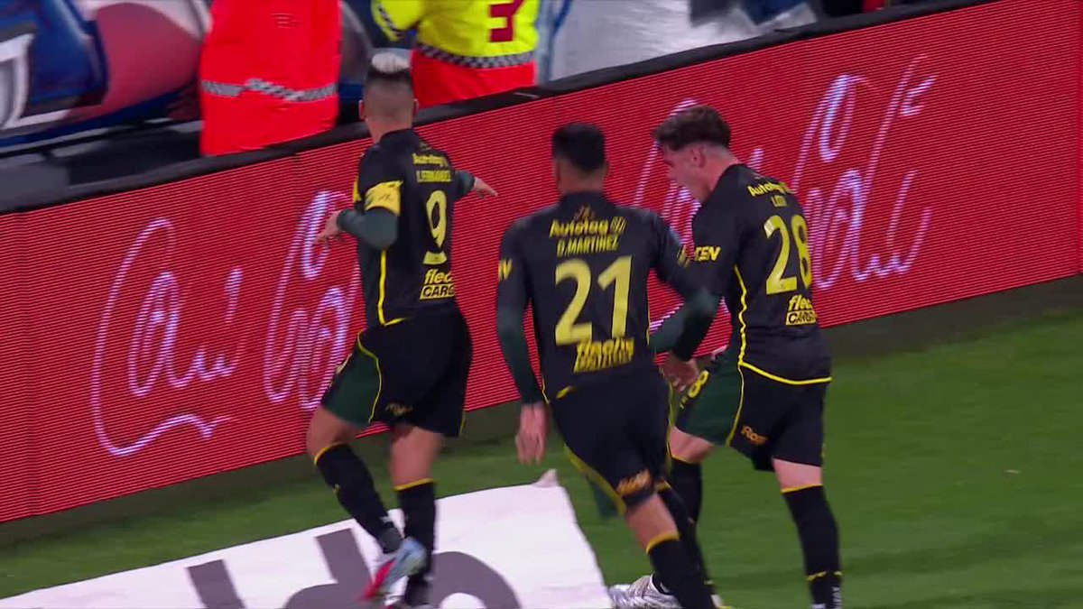¡LEY DEL EX Y BAILE DE LEA! Fernández venció la resistencia de Tomás Marchiori y marcó el 1-1 de Defensa y Justicia contra Vélez por la quinta fecha de la Zona A del #TorneoClausura.
