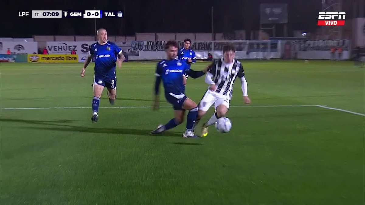 Schott lo bajó a Cingolani dentro del área y hay PENAL para Gimnasia de Mendoza ante Talleres... ¿Qué te pareció? 📺 #ESPN