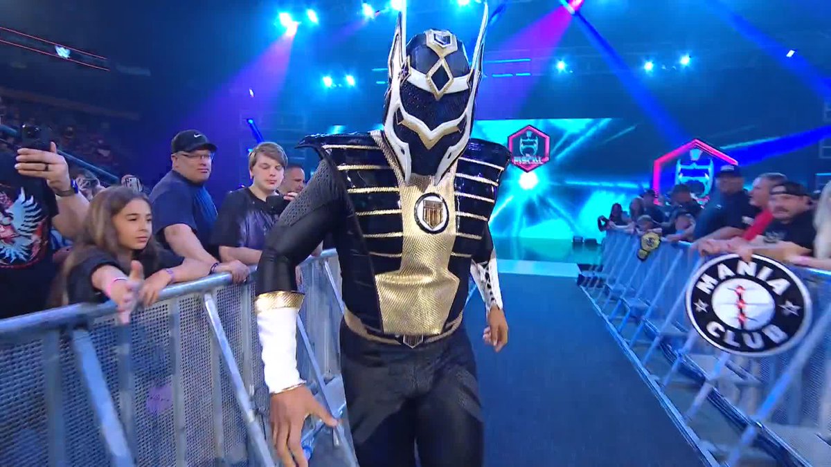 ¡El Fiscal haciendo su debut en WWE 🤩!