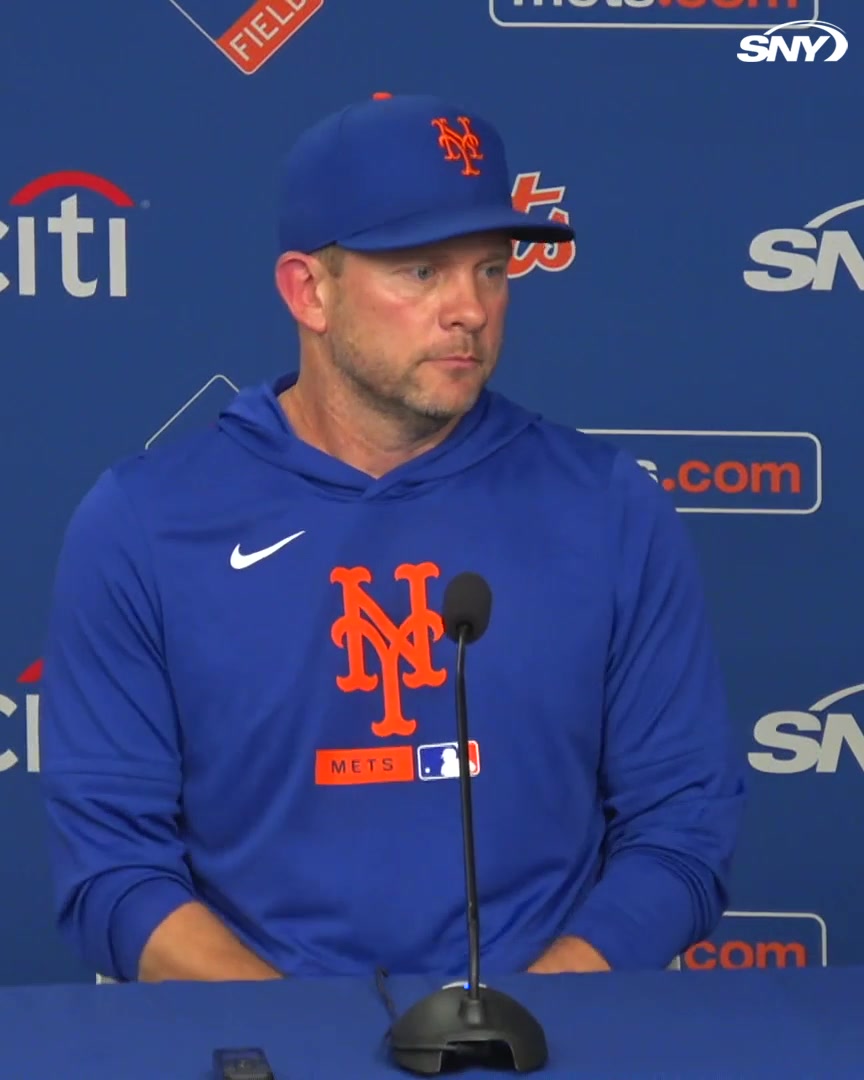 Groundskeeper Steve Gelbs during tonight's postgame press conference 😂 Andy Green: "You were sweating. That was special" Gelbs: "How was the field tonight?" Green: "Best it's ever been" 😂