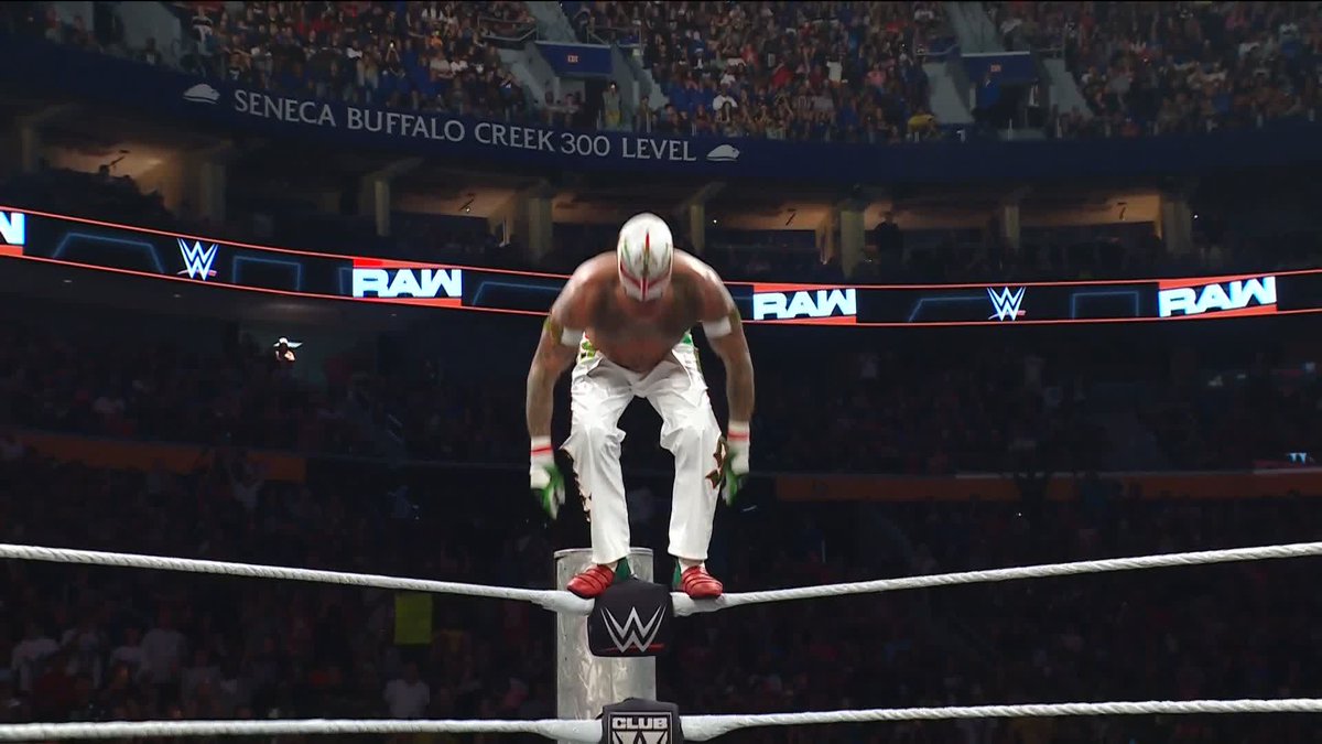 WHAT A MATCH!!! 🔥 Chad Gable retains after an amazing match!