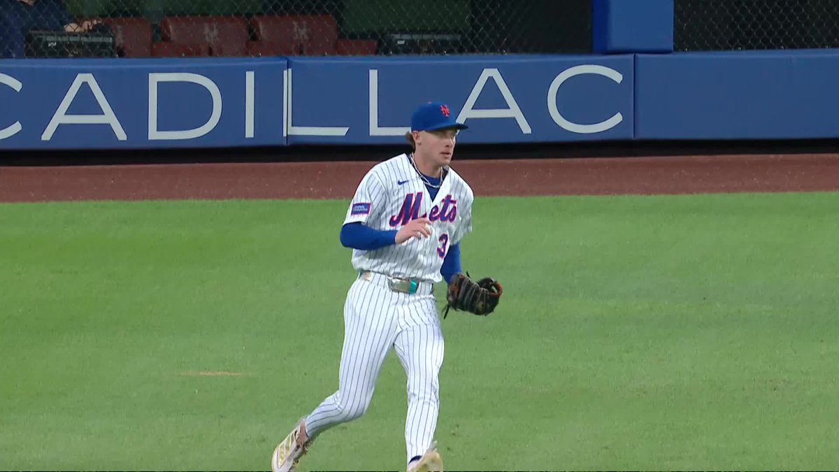 All of the Mets' reactions to Carson Benge's back-to-back outfield assists in the first inning
