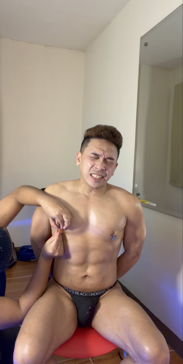 kakagaling lng sa dalawang magkasunod na booking kaya bugbog pa nipples ko 🥹...pero kakayanin para masulit ang pag-avail ni sir🥹🥵💪🏻 kung gusto mo din DM lang #asian #bdsm #nipples #fetish #alter #alterph #pinoyalter #alterpinoy
