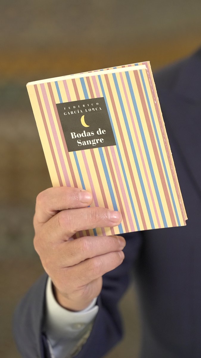 Se cumplen 90 años del asesinato de Federico García Lorca. Poeta universal, genio andaluz y autor de una obra fundamental del teatro y la poesía española. Reivindicamos su legado y su figura colosal con gran orgullo. ¡Leer a Lorca es conocer el alma de #Andalucía!