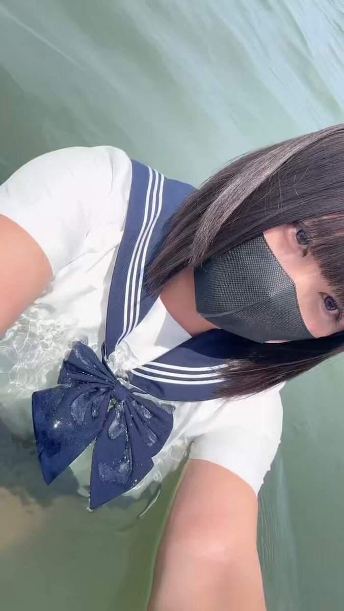 セーラー服で海に入ったときの
