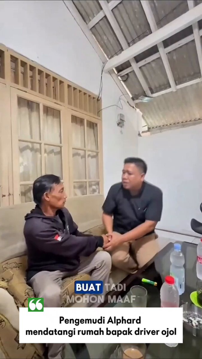 Kejadian pengemudi mobil Alphard yang melakukan perusakan motor bapak ojol, akhirnya minta maaf dan akan melakukan perbaikan.