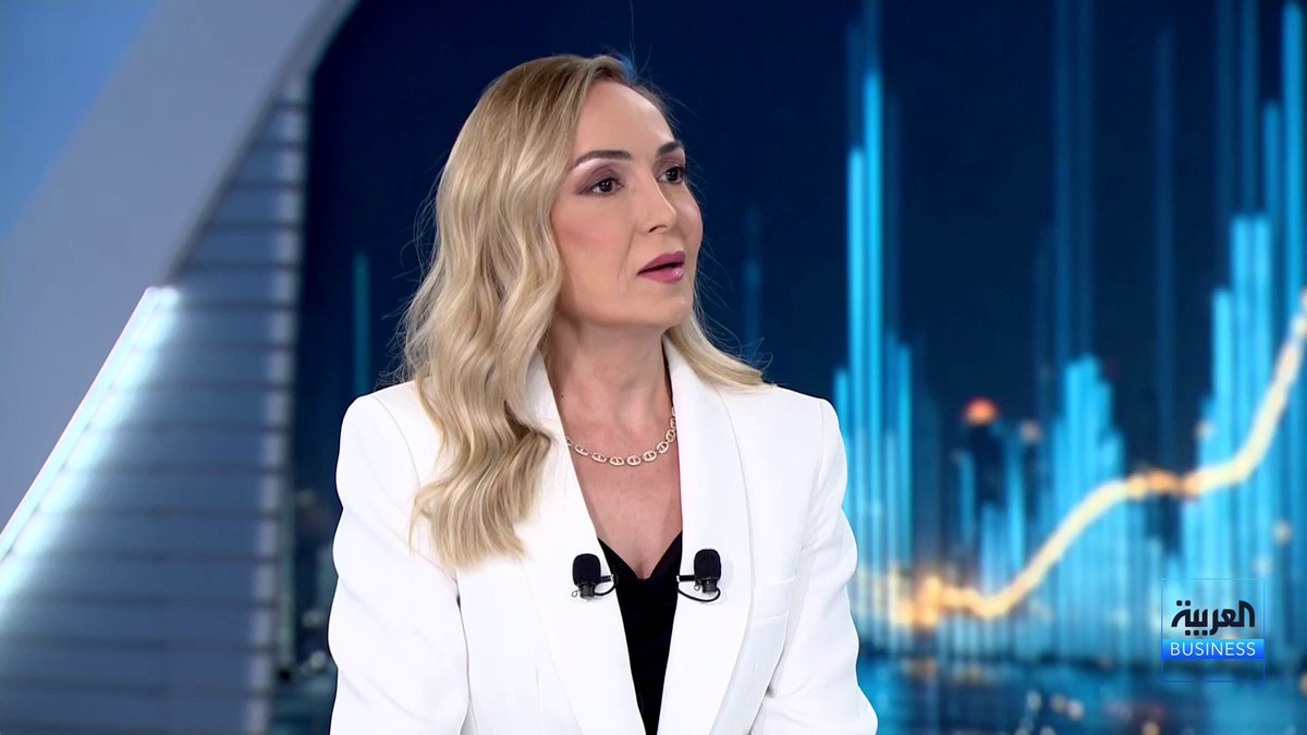 ما تفاصيل صندوق "الراجحي MSCI" للأسهم السعودية؟ ◀️مدير إدارة الأصول الراجحي كابيتال محمد الهذلول: 📌 الصندوق يتيح انكشافاً على 256 شركة سعودية بمحاكاة أوزان مؤشر "MSCI" وبشفافية وتكاليف منخفضة 📌 تم إدراج الصندوق بالبورصة في 10 أغسطس للتداول المباشر في السوق بوحدات تسجل نحو 10.06 ريال 📌 نعتزم إطلاق سلسلة إدراجات مستقبلية تستهدف المستثمرين الأفراد والمؤسسات محلياً ودولياً 📌 يمنح الصندوق فرصة للمستثمرين الدوليين الباحثين عن الانكشاف المنظم للأسهم السعودية 📌 سهم الراجحي يقود أوزان الصندوق بنحو 22%، يليه أرامكو بنحو 12%، ثم معادن وSTC بنسب بحوالي 7% Nadine Hani #جرس_الإغلاق #العربية_Business 🔴لمزيد من التحليلات وأخبار الاقتصاد.. تابعوا "العربية Business" مباشرة على يوتيوب: