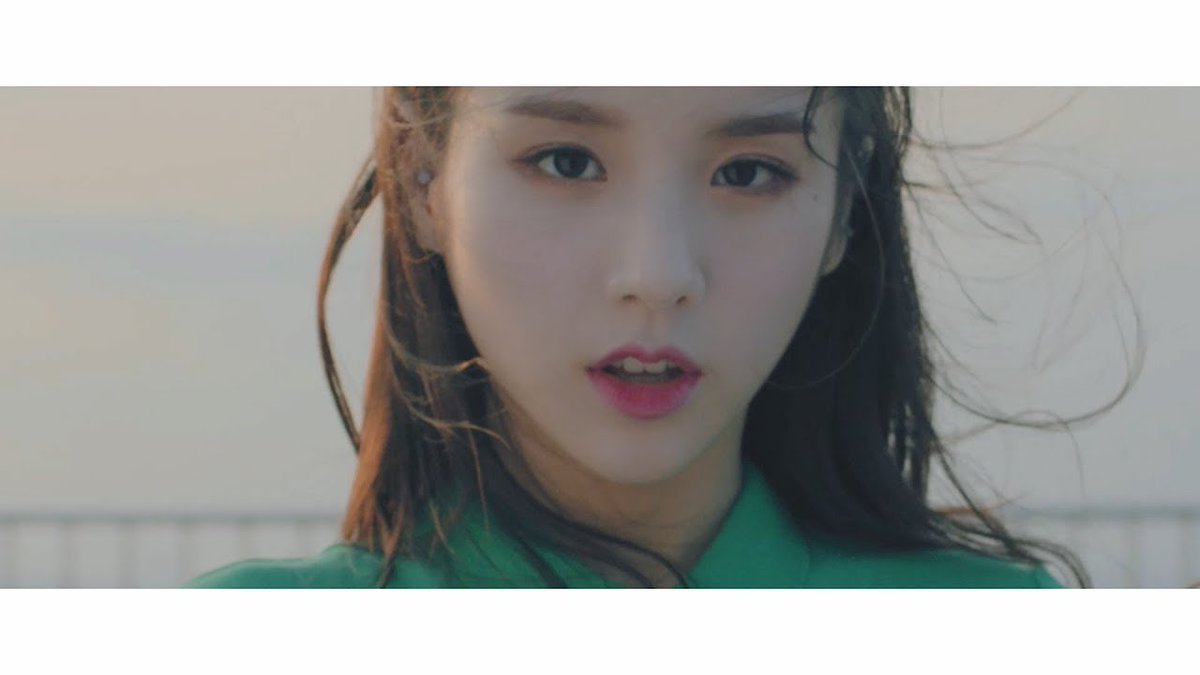 8 years ago today, LOONA debuted with their 1st Mini Album ‘[+ +]’ with title track ‘Hi High’
