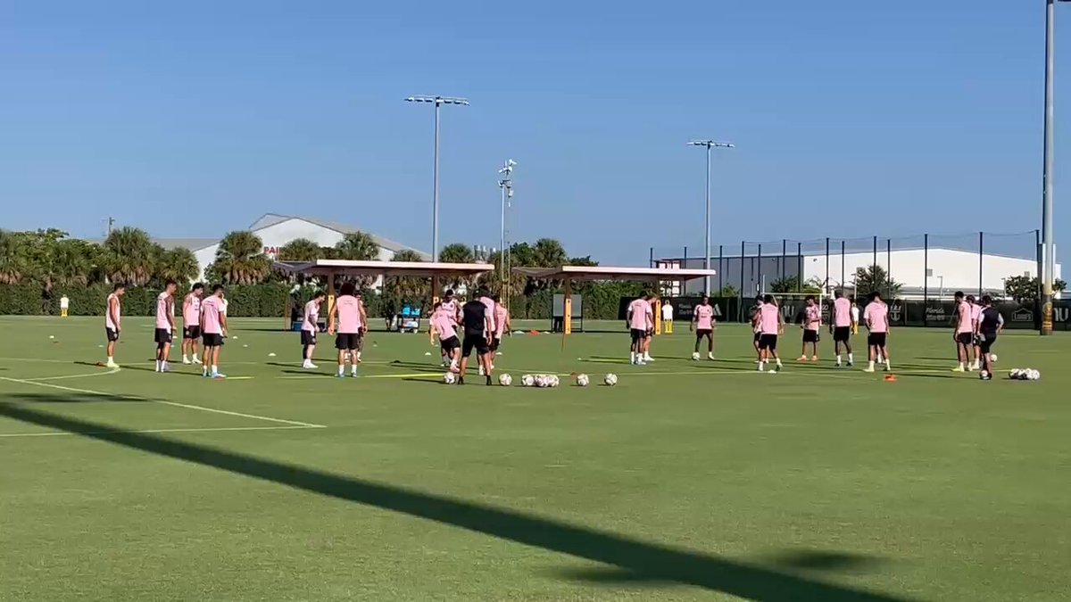 الأسطورة ليو ميسي يتدرب رفقة المجموعة في آخر حصة تدريبية قبل مواجهة فيلادلفيا غدًا 🏋🏻‍♂️⚽️