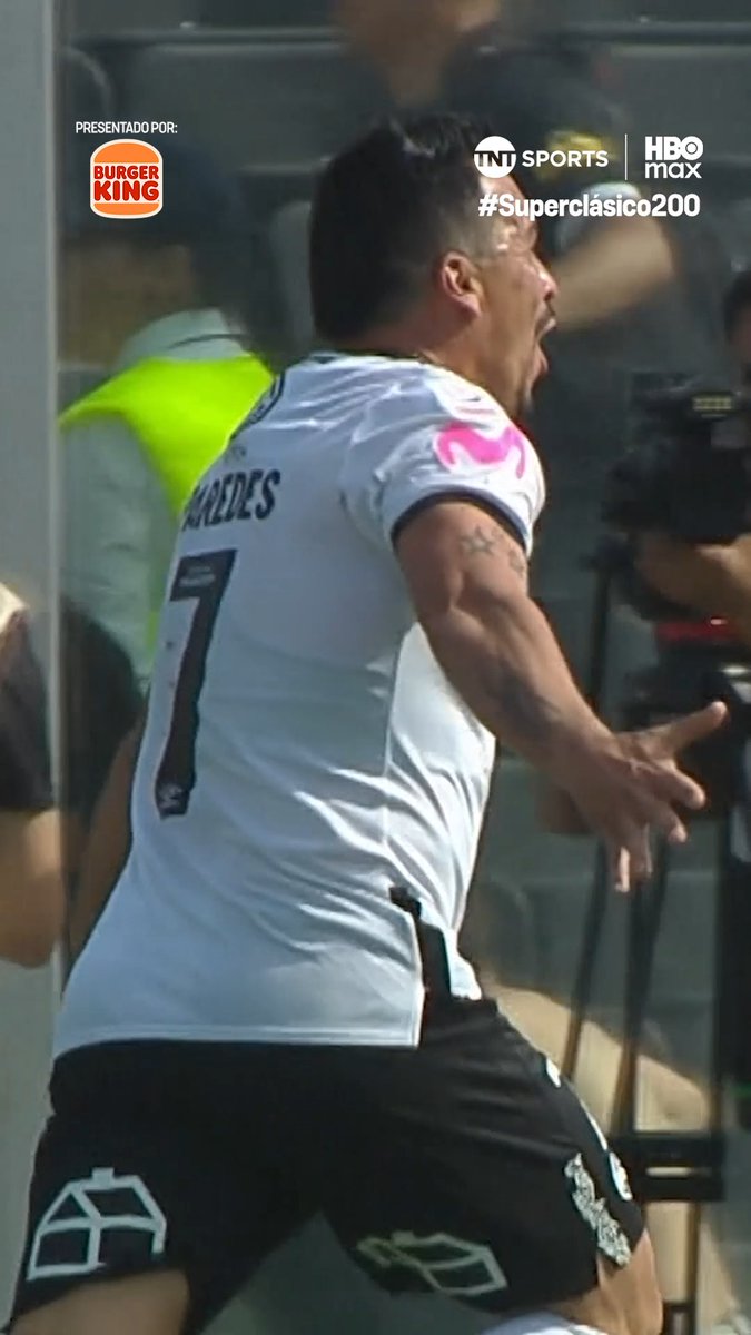 😮💨⚽🤟 ¡EL 219 DEL TANQUE ANTE LOS AZULES! Quedan cinco días para que se lleve a cabo el #Superclásico200 entre #ColoColo y #LaU y te traemos este histórico tanto de Esteban Efraín Paredes, en el triunfo por 3-2 del Cacique ante el Romántico Viajero en el Estadio Monumental. Sólo por $8.990/mes en los primeros 6 meses*, puedes ver el Superclásico, el Universitario y el Clásico con tu plan mensual de TNT Sports. #PromoTNTSports. Conoce la excelencia a la parrilla con la nueva King Master #Parmesano y disfruta de un sabor inolvidable.