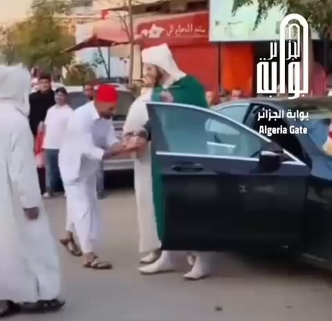 🛑Le successeur de #Mohammed_VI attire tous les regards au #Maroc 🇲🇦! Le soi-disant "Mahdi attendu" rivalise avec le soi-disant « Commandeur des croyants » pour imposer des rituels de servitude et d'humiliation à ses sujets !
