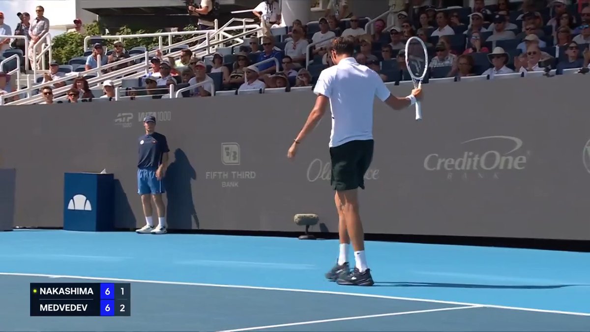 Daylight robbery 🥷 Daniil Medvedev saves four set points from 2-5 down and snatches a tight opening set over Nakashima 7-6(3)! Cincinnati Open | #CincyTennis