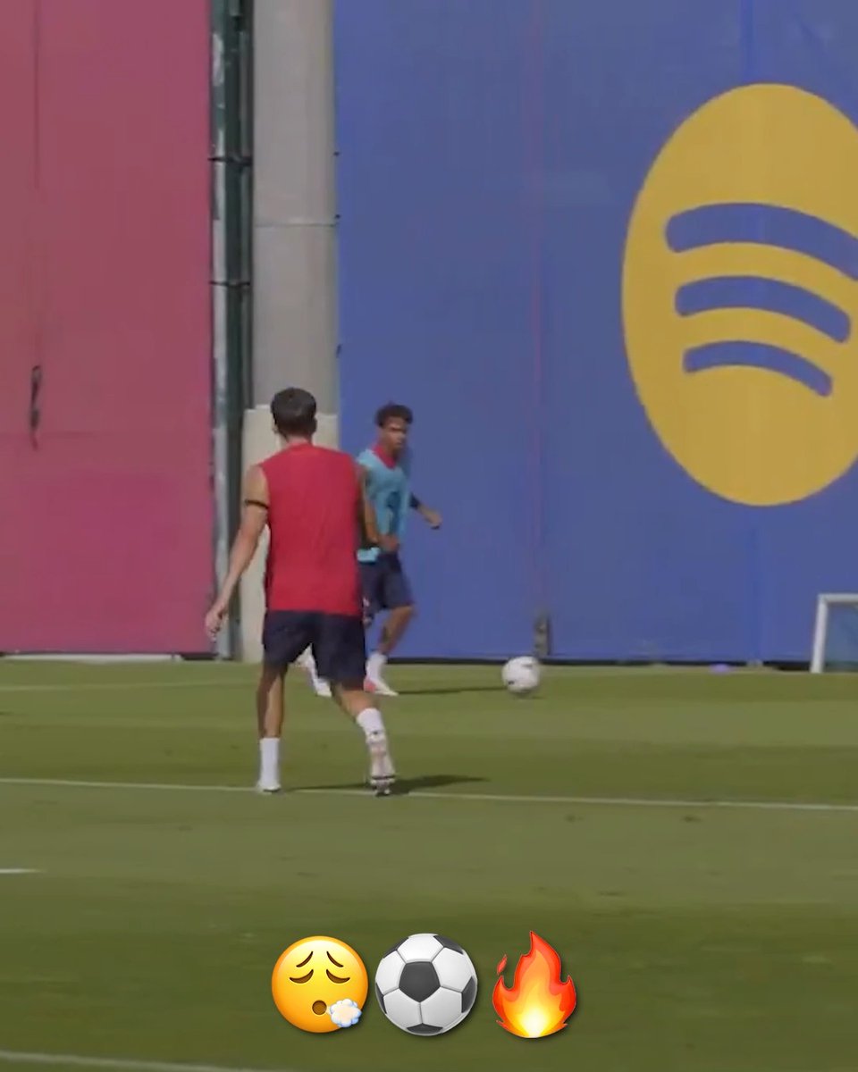 Lamine Yamal le puso una gran asistencia a Hamza Abdelkarim en el entrenamiento.😮‍💨⚽️🔥 (Vía @fcbarcelona/ig)