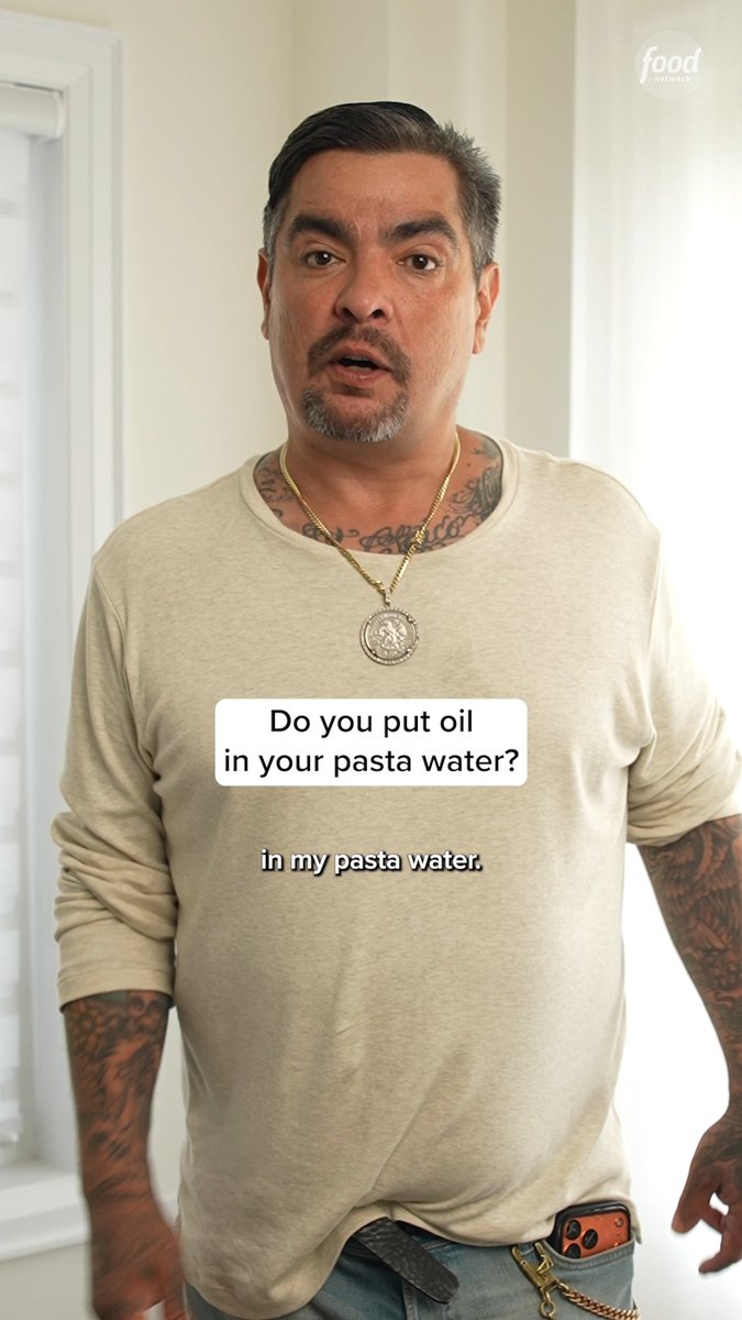 .@aaronsanchez has spoken: Oil in pasta water, jarred garlic and soap on cast-iron skillets are all MAJOR no-no's ❌ Don't even think about it! #RestaurantImpossible: Last Call > Thursdays @ 8|7c
