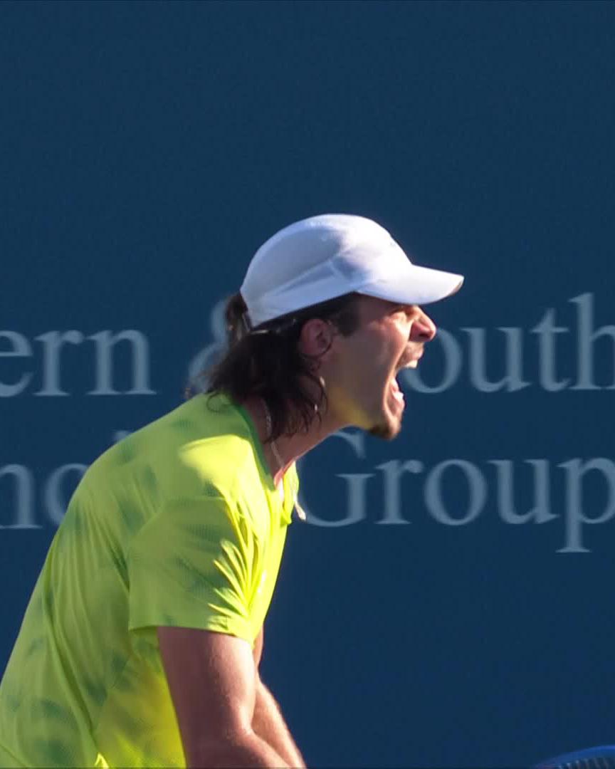 Faria 🔥 Jaime Faria steals a break in style from Walton at #CincyTennis