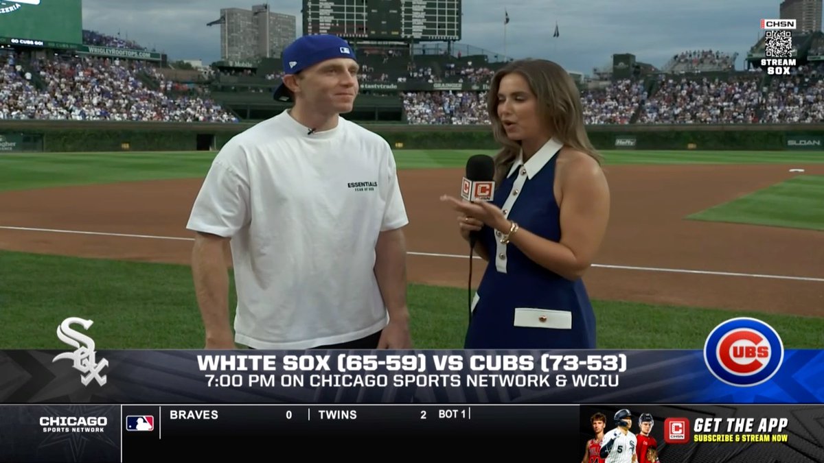 "The people here are unbelievable. I feel like they've always had my back since I was 18 years old. So it's fun to come back and be able to play in front of them." 🙌 Patrick Kane is feeling the love from the city as he throws out the first pitch ahead of the Crosstown Classic ⚾