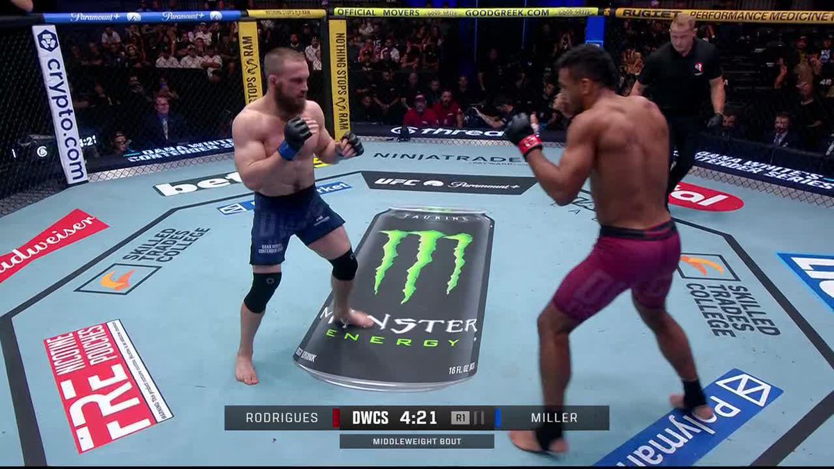 Le front kick a failli être dévastateur ! 😳 #DWCS