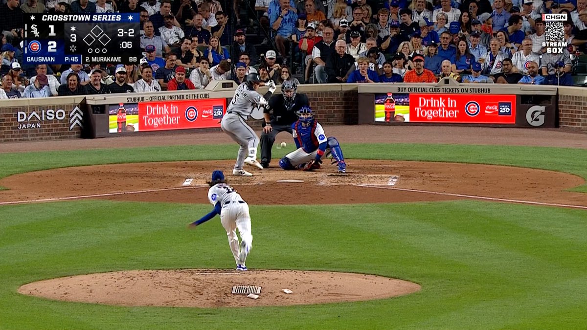 MURAKAMI GOES YARD AT WRIGLEY 🚀 406-FOOT OPPOSITE FIELD HR OFF THE JUMBOTRON TO TIE IT 🤯