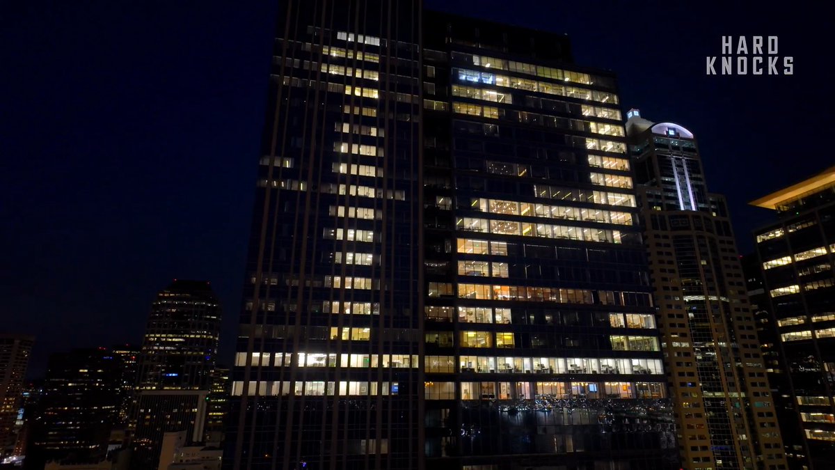 How a city shows its love 💡 Pearl Jam | #HardKnocks